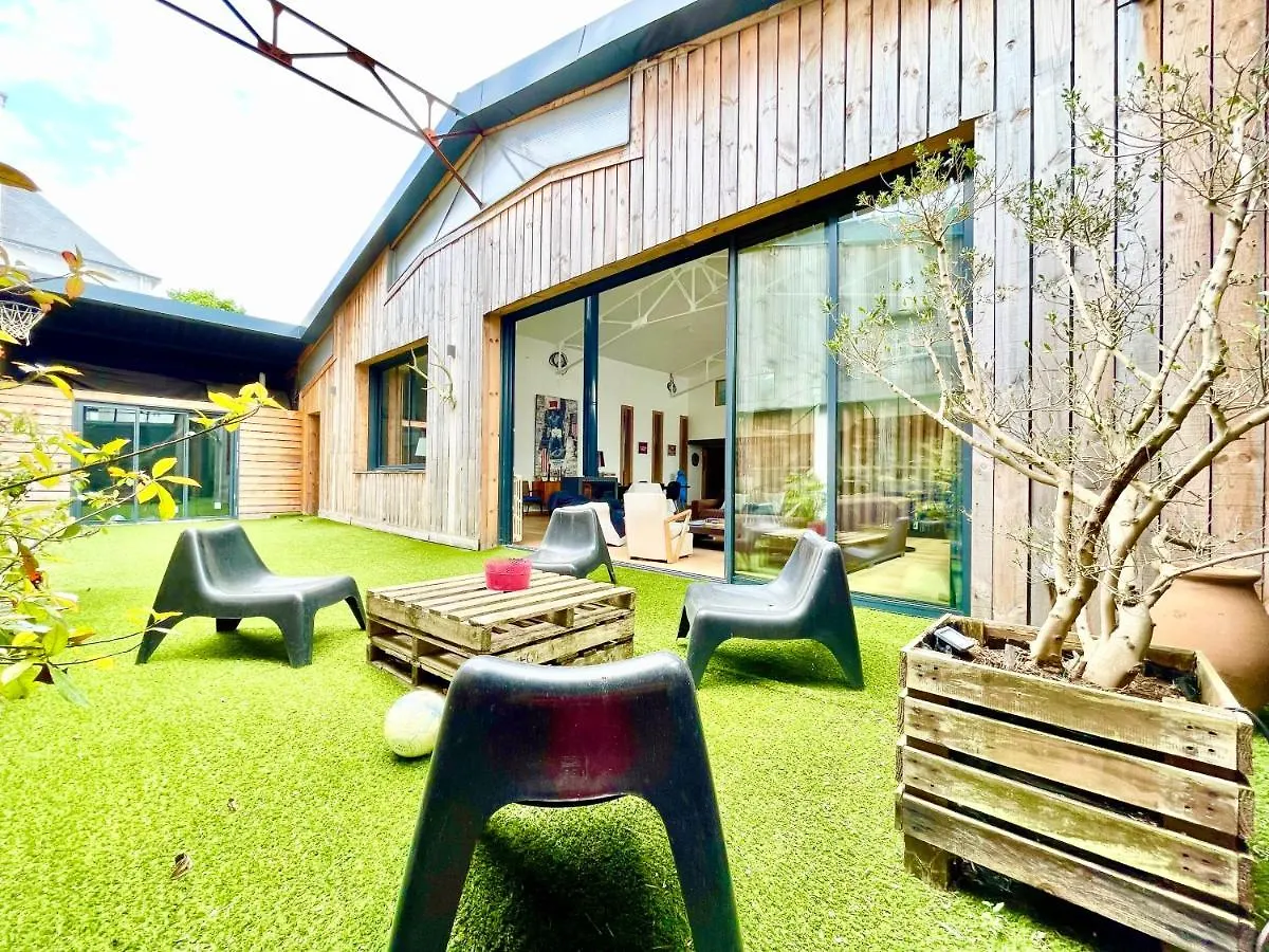 VILLA LE LOFT - CALME&DECO - Patio intime - Salle de Cinéma - Centre Ville Vannes 0*,  France