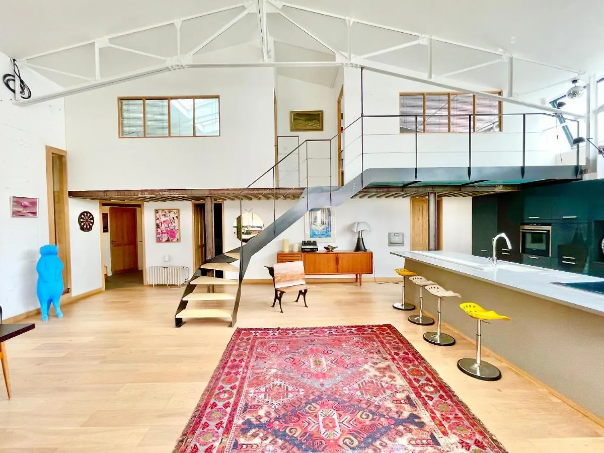 VILLA LE LOFT - CALME&DECO - Patio intime - Salle de Cinéma - Centre Ville Vannes