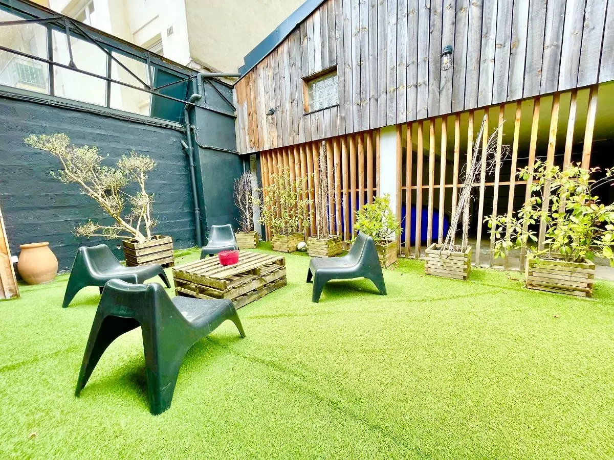 VILLA LE LOFT - CALME&DECO - Patio intime - Salle de Cinéma - Centre Ville Vannes 0*,  France