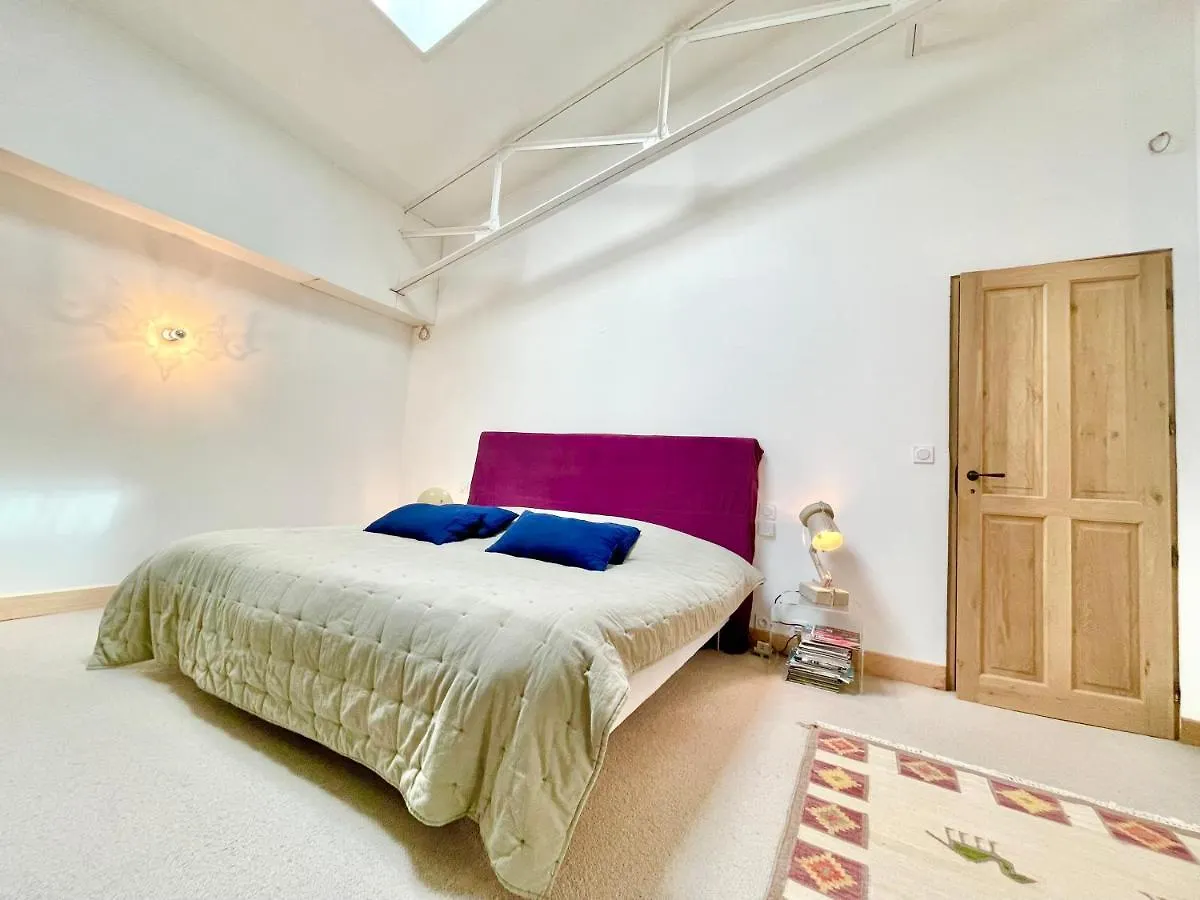 VILLA LE LOFT - CALME&DECO - Patio intime - Salle de Cinéma - Centre Ville Vannes 0*,  France